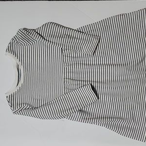 Preloved Old Navy long sleeve white with black stripe dress size 3T 😍 so cute!